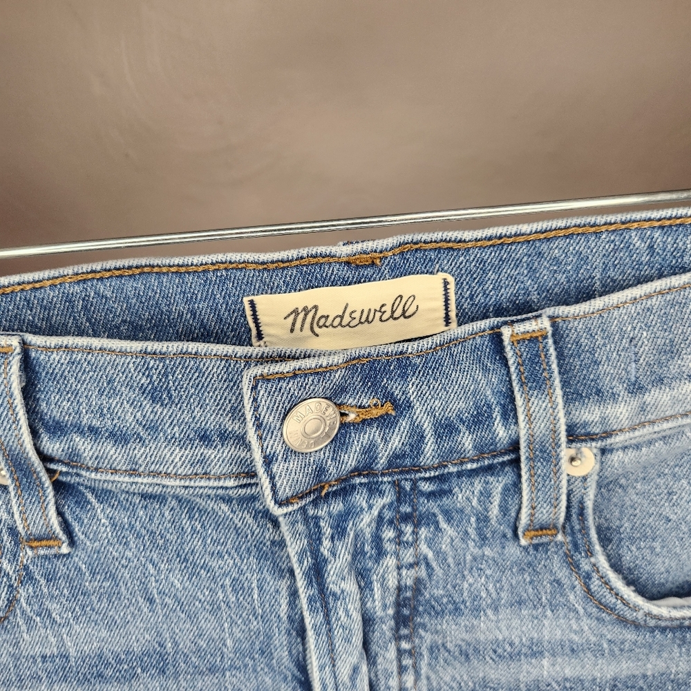 Madewell• The mid rise vintage jean shorts, medium wash. Sz 27 (A41) - Picture 5 of 6